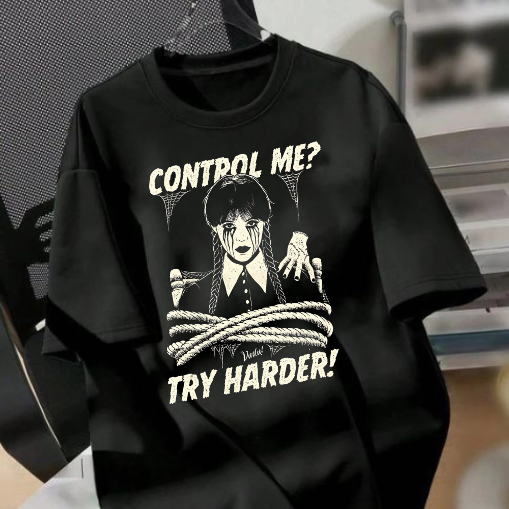 Camiseta “Control Me? Try Harder!”
